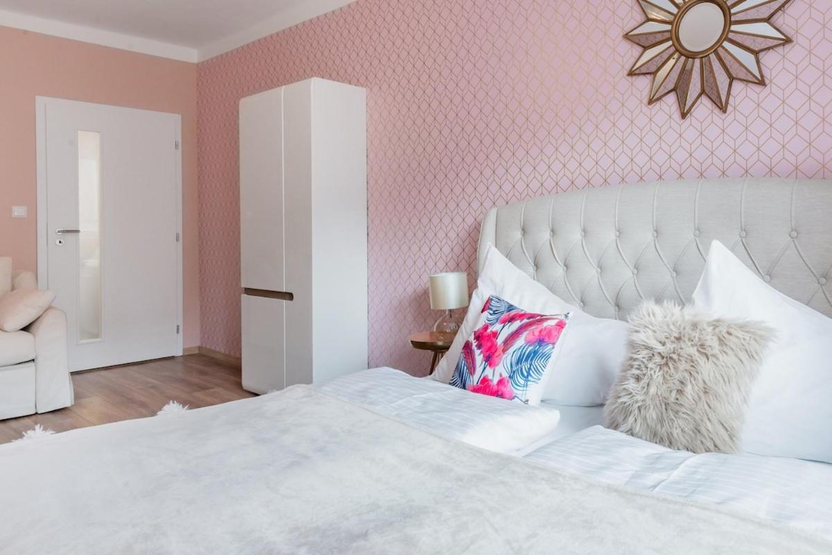 Pastel Art Deco 3Bdr Ruterra Apt Praga Zewnętrze zdjęcie