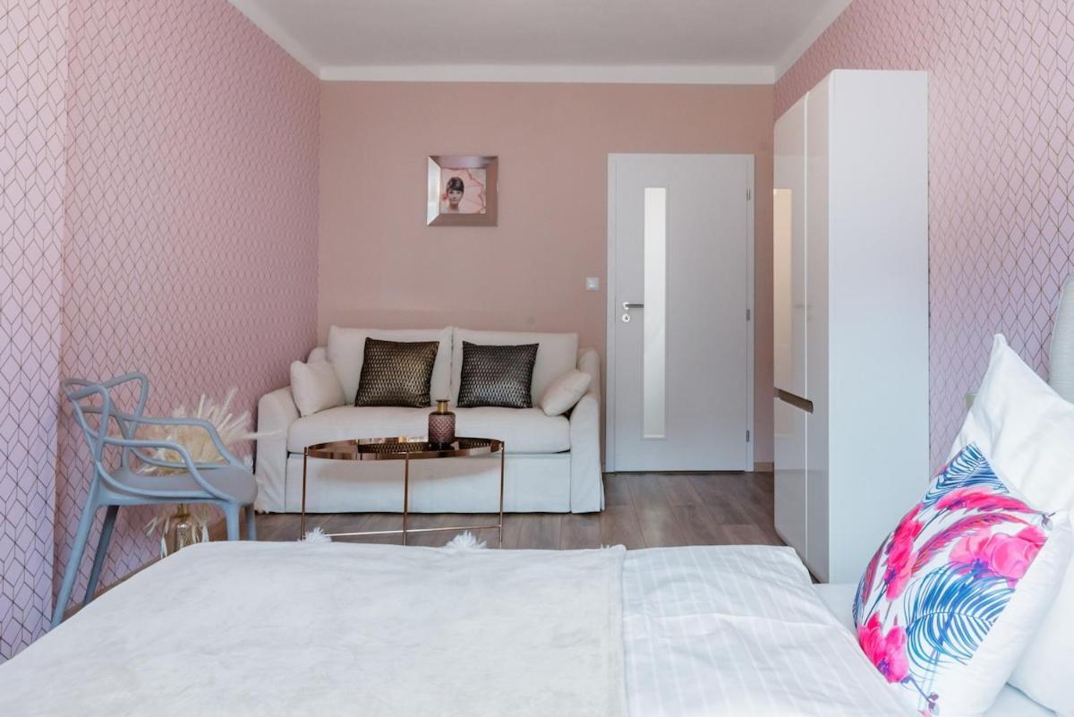 Pastel Art Deco 3Bdr Ruterra Apt Praga Zewnętrze zdjęcie